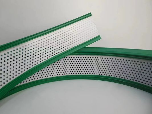 Warna Hijau Dengan Lubang Aluminium Trim Cap Tangan Bent 50M Roll Dengan Koil Alloy Aluminium