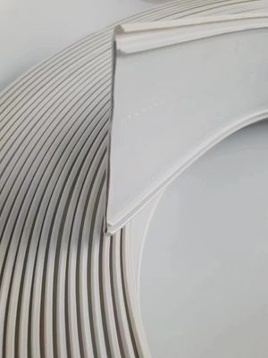 Warna putih Channel Letter Trim Cap Dengan Kekerasan Aluminium 70MM 76MM 93MM